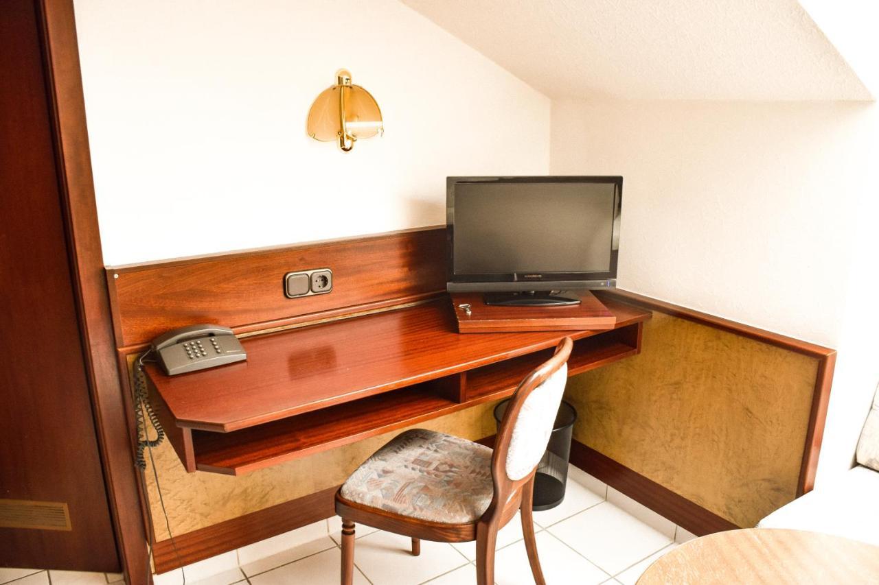 Hotel Bergwiesen - Zimmer Mit Balkon Oder Terasse Lohr nad Menem Zewnętrze zdjęcie